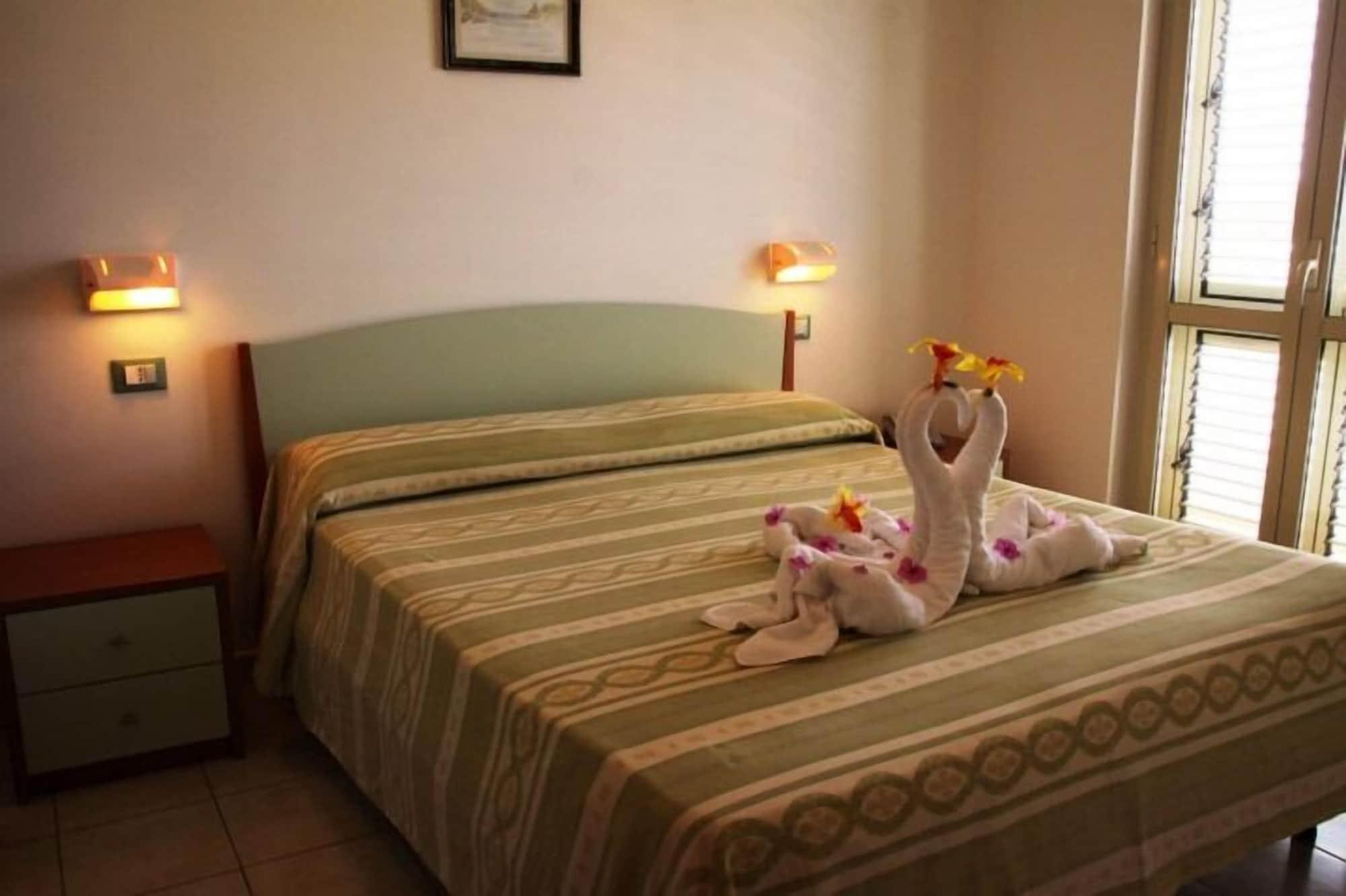 Hotel Eolo Капо-Ватикано Екстер'єр фото