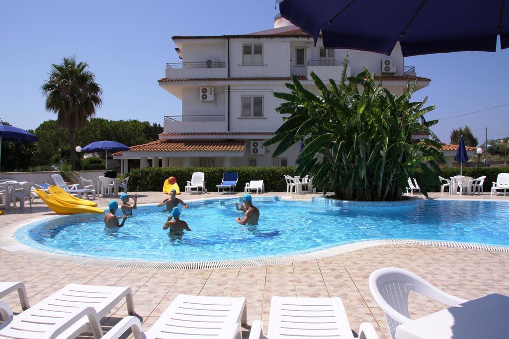 Hotel Eolo Капо-Ватикано Екстер'єр фото